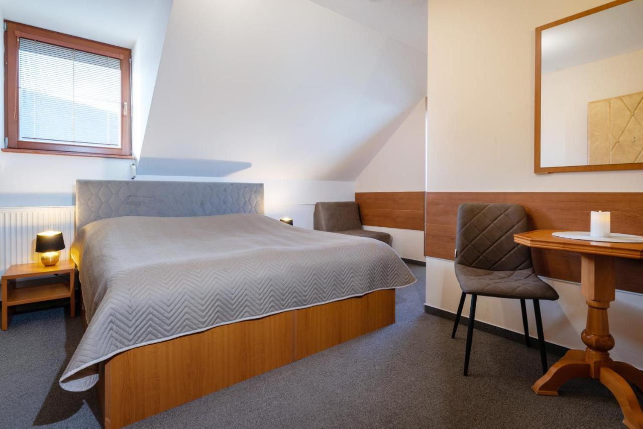 Vila Viktoria Rajecké Teplice Buitenkant foto